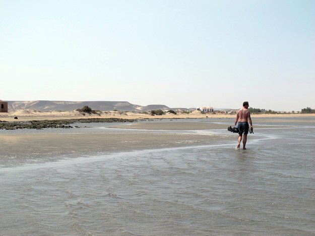 2016-liam-on-egypt-beach-3